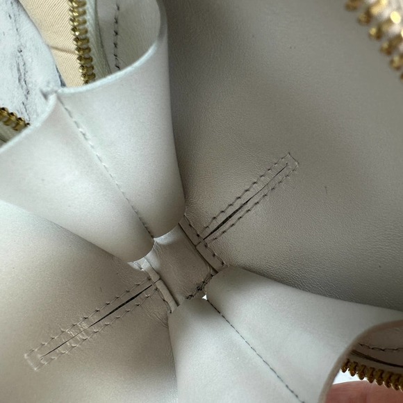 Louis Vuitton Shell Coin Purse Bag By The Pool Iridescent White/Gold LV Clutch - Picture 6 of 13